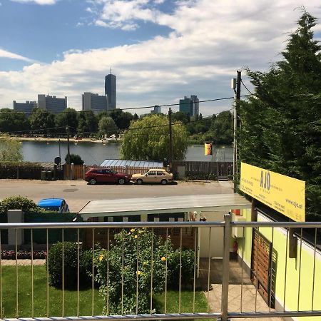 Ajo Vienna Lake View - Contactless Check-In Bagian luar foto