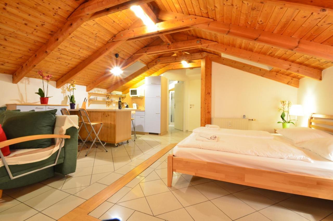 Ajo Vienna Lake View - Contactless Check-In Bagian luar foto