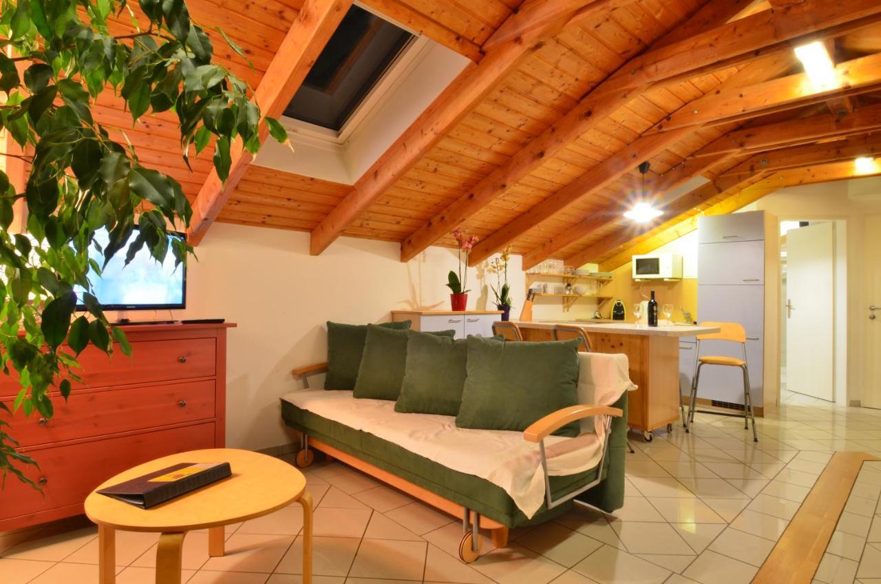 Ajo Vienna Lake View - Contactless Check-In Bagian luar foto