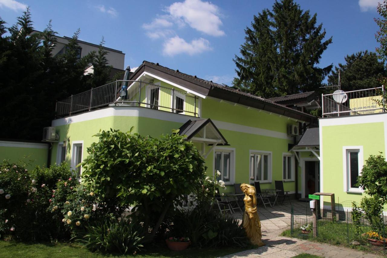 Ajo Vienna Lake View - Contactless Check-In Bagian luar foto